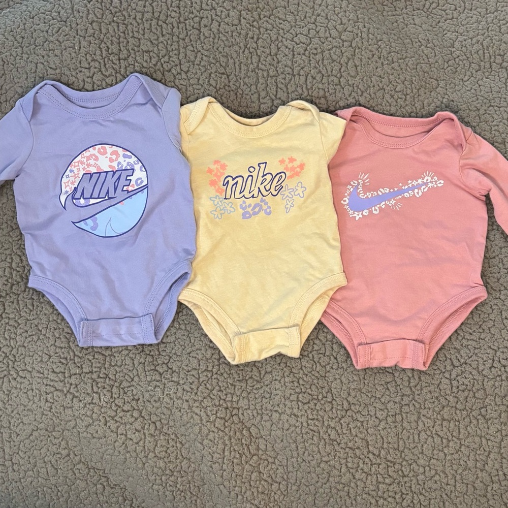 Nike Baby Longsleeve Onesies